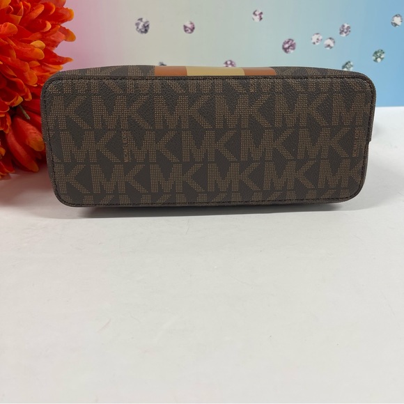 ⭐️HOST PICK MK LOGO STRIPE CROSSBODY DOME BAG - Picture 8 of 13